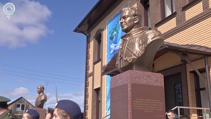 В Коченево открыты бюсты Герману Титову и Георгию Байдукову в честь 60-летия полета Юрия Гагарина