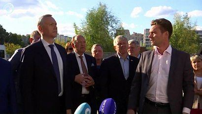 Губернатор Андрей Травников проконтролировал исполнение поручений на территории Советского района