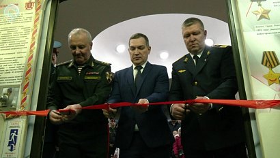 В Новосибирском метро появился вагон-музей, посвящённый Росгвардии