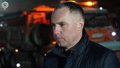 В Новосибирске расчищают дороги к социальным объектам