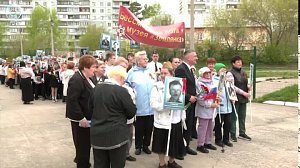 Школьники и учителя прошли торжественным маршем в честь Дня Победы