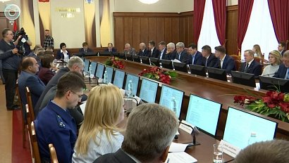 Депутаты обсудили подготовку строительных проектов и предложили аккредитацию проектировщиков