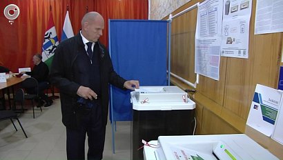 В Новосибирской области начались выборы в парламент и местные советы