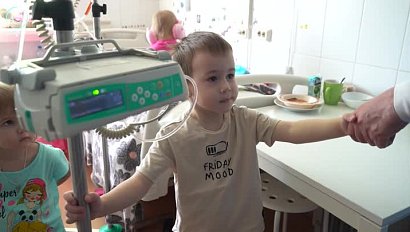 Детский омбудсмен Надежда Болтенко посетила Новосибирскую областную больницу