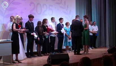 1250 выпускников Новосибирска получили медали за успехи в учебе