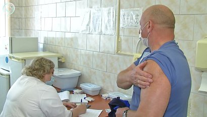 Массовую вакцинацию от COVID-19 проводят в Новосибирском метрополитене