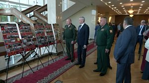 В Заксобрании Новосибирской области открылась выставка о зарождении фашизма на Украине