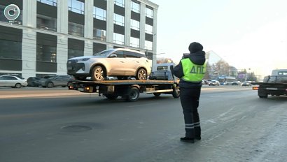 В Новосибирске выявили более 2000 нарушений парковки на местах для инвалидов