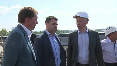 Губернатор Андрей Травников проконтролировал строительство и ремонт объектов здравоохранения