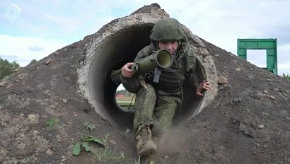 Огнеметчики РВСН отработали стрельбы и штурмовую полосу