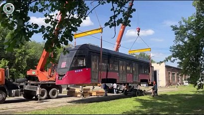 Новая партия трамваев прибыла в Новосибирск из Минска. Чем отличаются модернизированные вагоны?