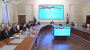 Андрей Травников провёл встречу с руководителями диппредставительств иностранных государств в Новосибирской области