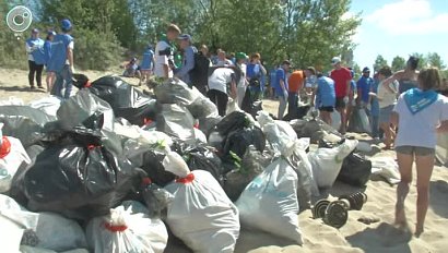 Волонтёры очистили от мусора остров Кораблик