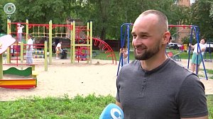 Новую детскую площадку открыли в Ленинском районе Новосибирска