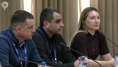 Участники проекта "Герои НовоСибири" изучают управление в регионе