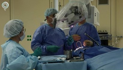 Пациентку с крупной опухолью мозга спасли врачи в Новосибирске