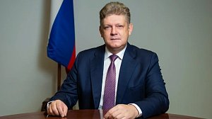 Полномочный представитель президента РФ в Сибирском федеральном округе Анатолий Анатольевич Серышев поздравляет с Новым годом