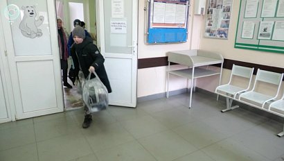 Потолок обрушился в детской больнице Новосибирска