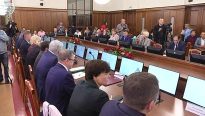 Депутаты Заксобрания не довольны темпами строительства поликлиник по программе ГЧП