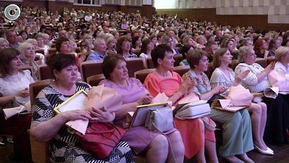 Социальная защита в Новосибирской области: поддержка и чествование работников