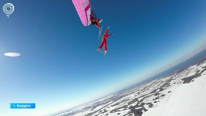 Экстремалы установили мировой рекорд в небе над Бердском