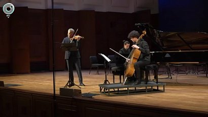 Юные таланты выступают на Транссибирском арт-фестивале