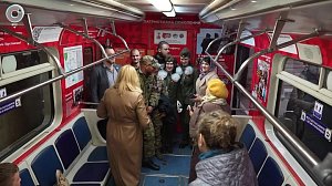 "Эстафета патриотизма поколений" в новосибирском метро привлекла внимание горожан