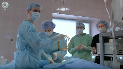 В Новосибирске провели уникальную операцию ребёнку с редким заболеванием