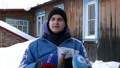 "Снежный десант" очищает районы Новосибирской области от снега