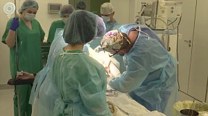 Новосибирские врачи провели онкологическую операцию прямо во время родов