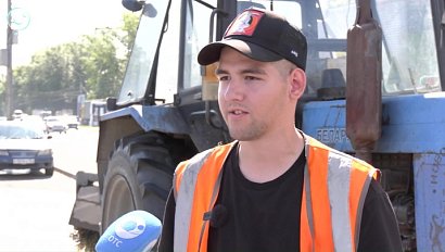 Новосибирские студенты помогают в уборке города