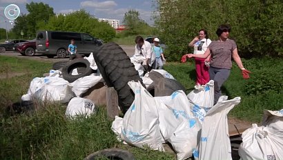Новосибирцы очистили берег Юго-Западного котлована от мусора