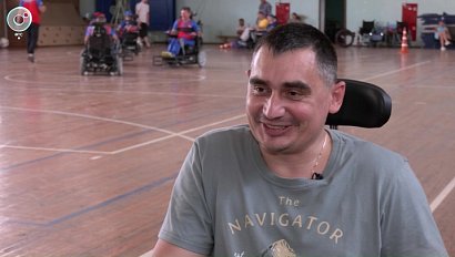 Сибиряки играют в футбол на электроколясках и развивают инклюзивный спорт