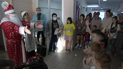 "Единая Россия" отмечает 24-летие визитом в детскую больницу