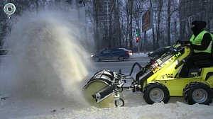 Новый агрегат для уборки улиц заменяет десять дворников